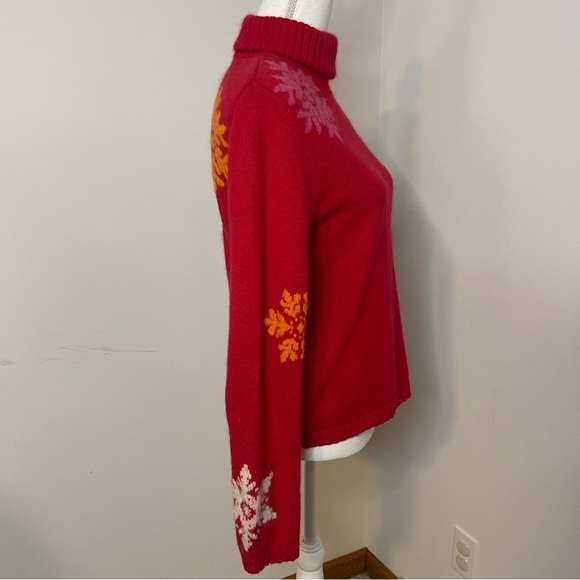 Eddie Bauer Women's Red Turtleneck Sweater with Snowflake Design - Picture 2 of 7